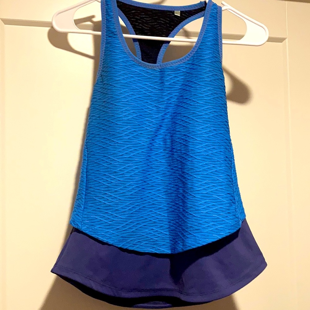 NWOT Pearl Izumi exercise top with built-in bra 💜